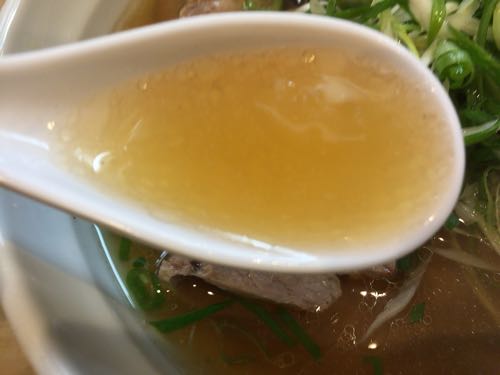 大阪麺哲 肉醤油 スープ
