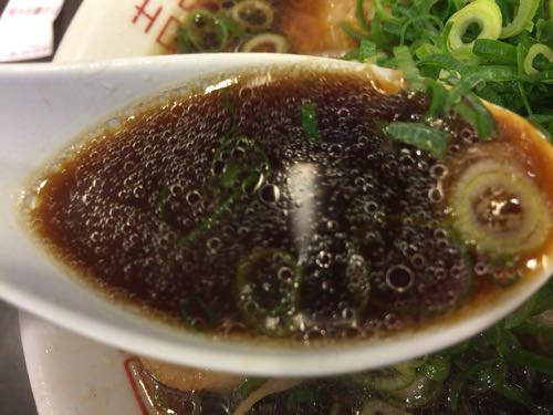 新福菜館 特大中華そば 漆黒スープ